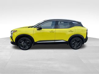 New 2026 Nissan Kicks SR w/ SR Premium Package AWD/4WD video 3