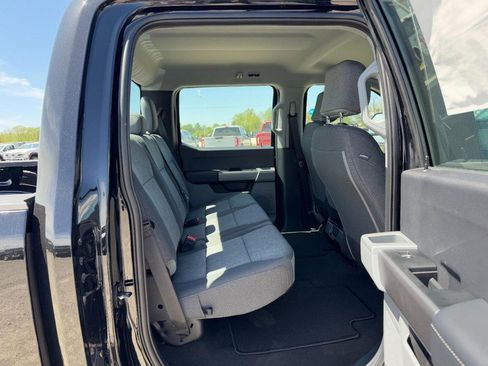 New 2026 Ford F250 4x4 Crew Cab Super Duty image 5