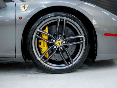 Used 2018 Ferrari 488 Spider image 39