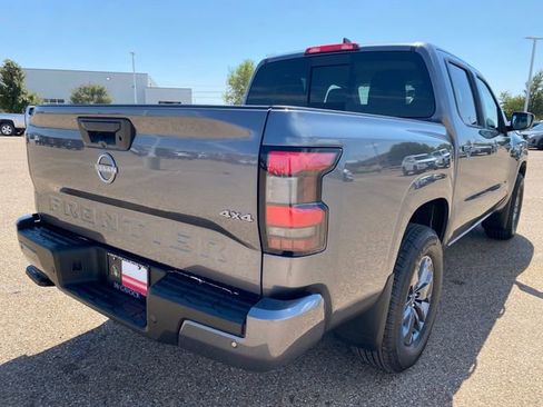 New 2025 Nissan Frontier SV image 6