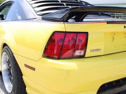 Used 2001 Ford Mustang GT RWD image 32