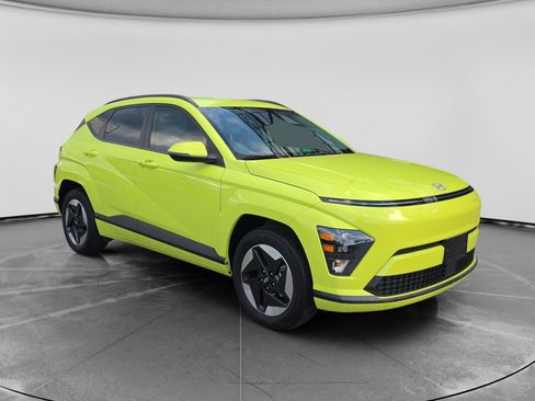 Used 2024 Hyundai Kona SEL FWD image 2