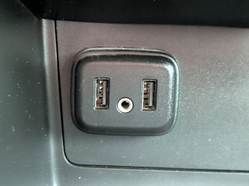 Used 2021 Chevrolet Colorado LT w/ Redline Special Edition image 19