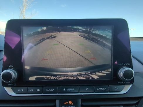 Used 2024 Nissan Altima 2.5 SV image 27