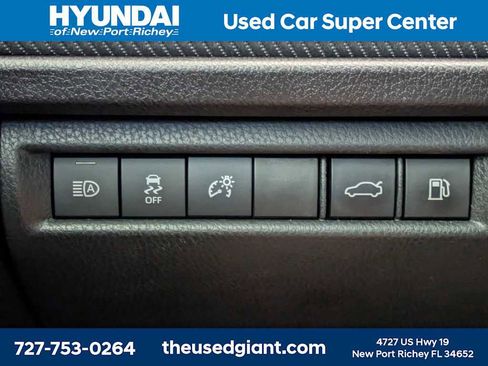 Used 2025 Toyota Camry SE FWD image 30