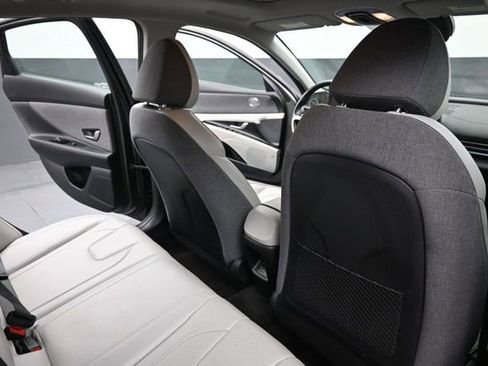 Used 2024 Hyundai Elantra Limited FWD image 21