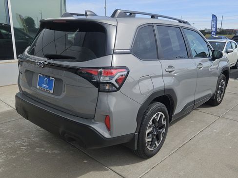 Certified 2025 Subaru Forester Premium w/ Convenience Package #2 AWD/4WD image 5