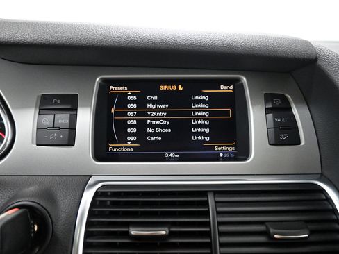 Used 2015 Audi Q7 TDI Premium Plus w/ Premium Plus Package AWD/4WD image 11