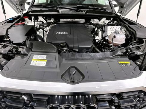Certified 2023 Audi Q5 2.0T Premium w/ Convenience Package AWD/4WD image 9