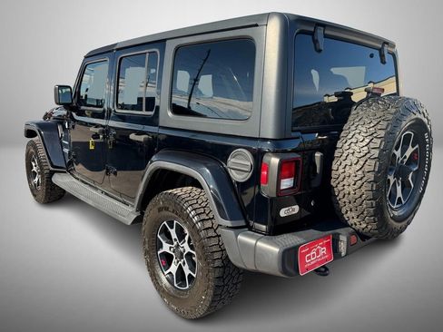 Used 2020 Jeep Wrangler Unlimited Sahara AWD/4WD image 4