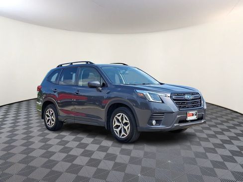 Used 2022 Subaru Forester Premium AWD/4WD image 4