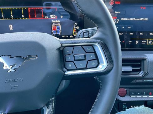 Used 2025 Ford Mustang Coupe image 22