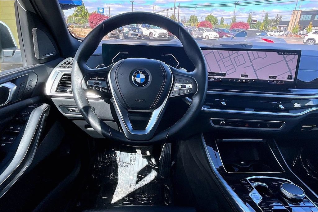 Used 2025 BMW X5 xDrive50e AWD/4WD image 7