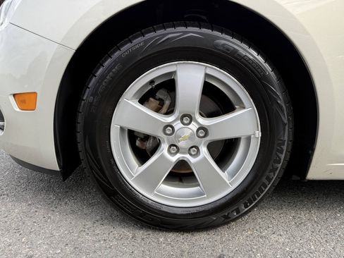 Used 2015 Chevrolet Cruze LT FWD image 22
