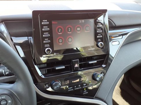 Used 2023 Toyota Camry SE image 20