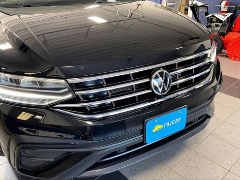 Used 2023 Volkswagen Tiguan SE AWD/4WD image 32
