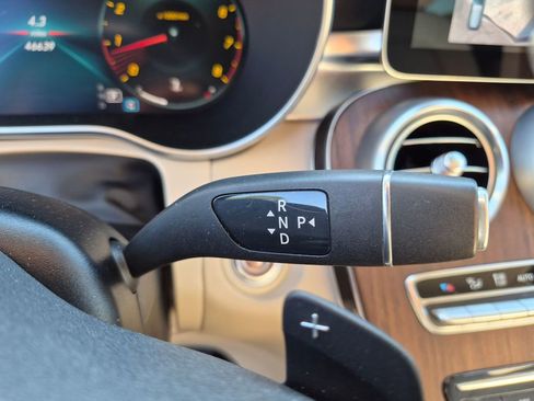 Used 2022 Mercedes-Benz GLC 300 4MATIC image 21