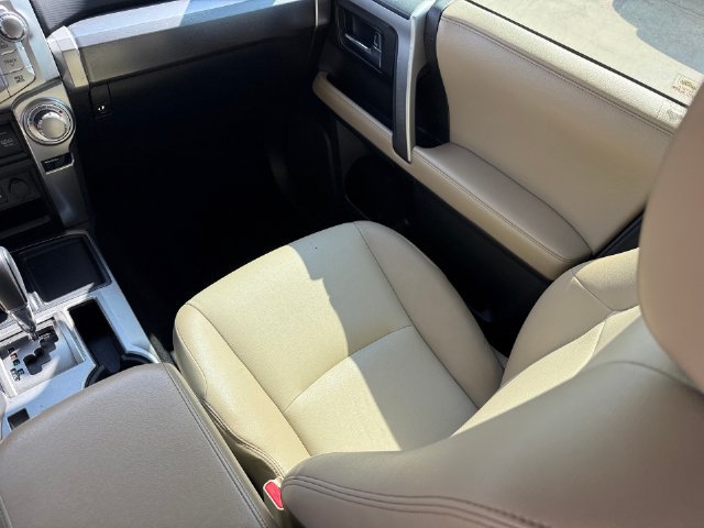 Used 2016 Toyota 4Runner SR5 Premium RWD image 24