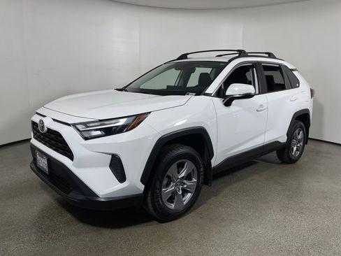 Certified 2022 Toyota RAV4 XLE w/ Convenience Package image 7