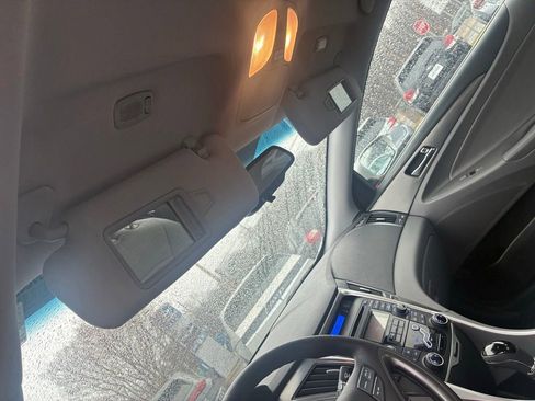 Used 2012 Hyundai Sonata Base image 40