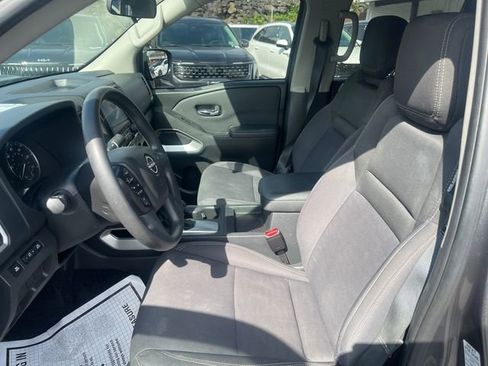Used 2022 Nissan Frontier SV image 18