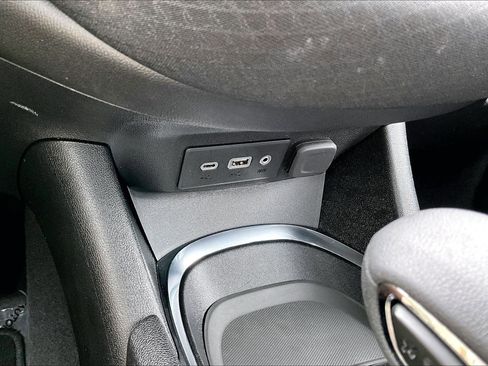 Used 2025 Chevrolet Malibu LT image 24