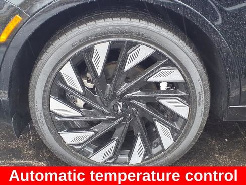 Used 2024 Lincoln Nautilus Reserve w/ Equipment Group 202A image 14