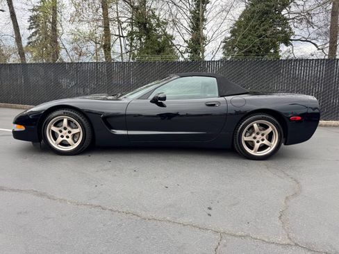 Used 2001 Chevrolet Corvette Base 2dr Convertible w/ Preferred Equipment Group2 image 4