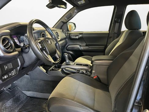 Used 2022 Toyota Tacoma 4x4 Double Cab image 11
