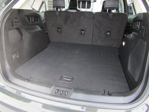 Used 2024 Ford Edge Titanium image 10