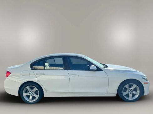 Used 2015 BMW 320i Sedan RWD image 4