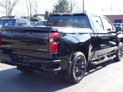 Used 2023 Chevrolet Silverado 1500 Custom image 3