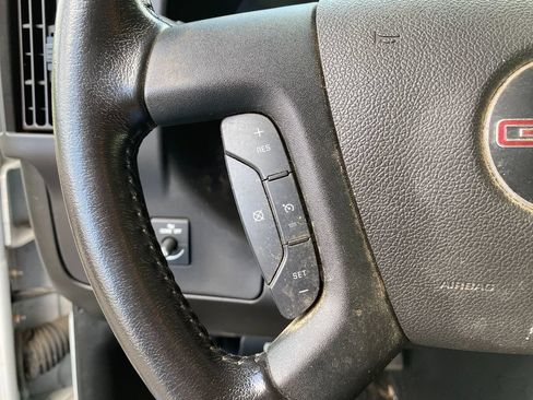 Used 2022 GMC Savana 3500 w/ Power Convenience Package RWD image 16