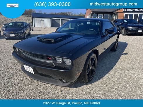 Used 2012 Dodge Challenger R/T RWD image 1