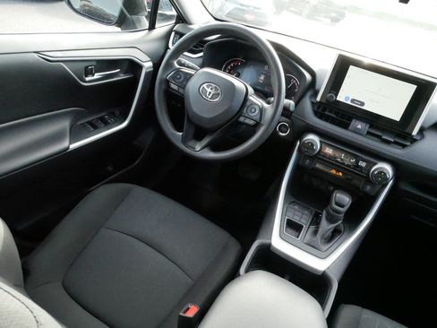 Certified 2025 Toyota RAV4 XLE AWD/4WD image 9