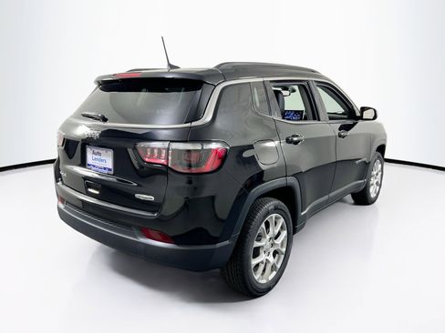 Used 2022 Jeep Compass Latitude AWD/4WD image 5
