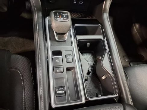 Used 2023 Nissan Pathfinder SV FWD image 14
