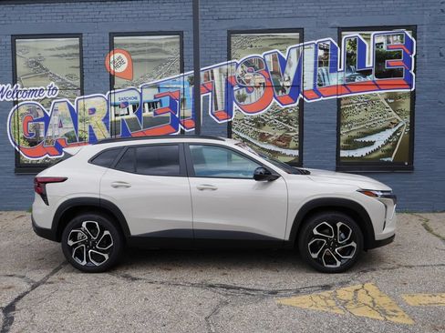 New 2026 Chevrolet Trax RS w/ Driver Confidence Package FWD image 31