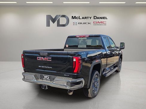 New 2025 GMC Sierra 2500 SLT w/ SLT Convenience Package AWD/4WD image 5