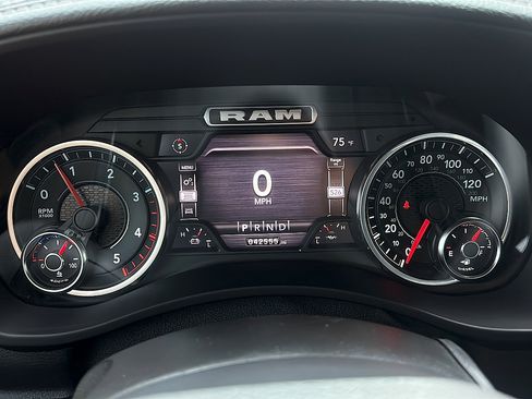 Used 2022 RAM 2500 Laramie AWD/4WD image 13