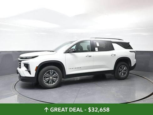 Used 2024 Chevrolet Traverse LT FWD image 10