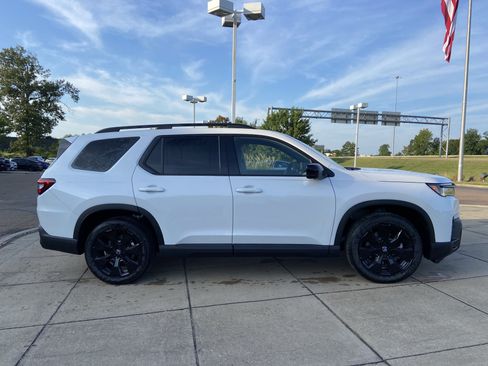 New 2026 Honda Pilot Black Edition image 12