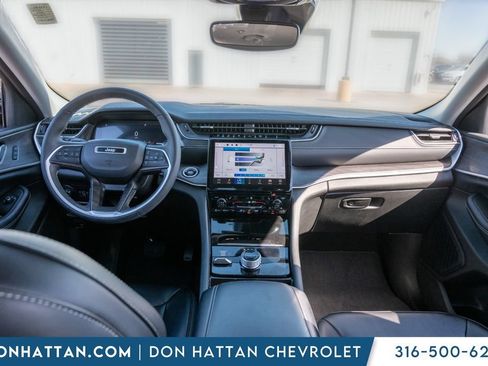 Used 2023 Jeep Grand Cherokee L Limited AWD/4WD image 3