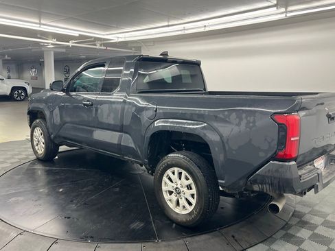 Used 2025 Toyota Tacoma SR image 3
