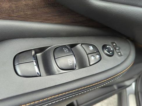 Certified 2024 Nissan Murano Platinum w/ Cargo Package image 27
