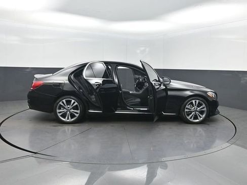 Used 2018 Mercedes-Benz C 300 Sedan w/ Premium Package image 39