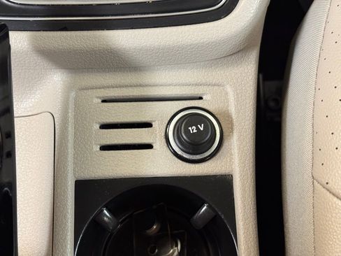 Used 2019 Volkswagen Golf SE FWD image 35