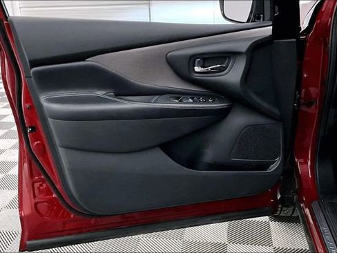 Used 2024 Nissan Murano SV image 19