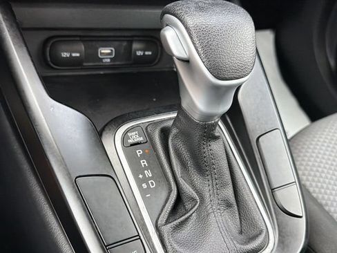Used 2022 Kia Soul LX FWD image 19
