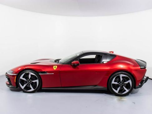 Certified 2025 Ferrari 12Cilindri Base image 9
